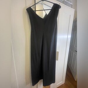 SIMPLE BLACK DRESS